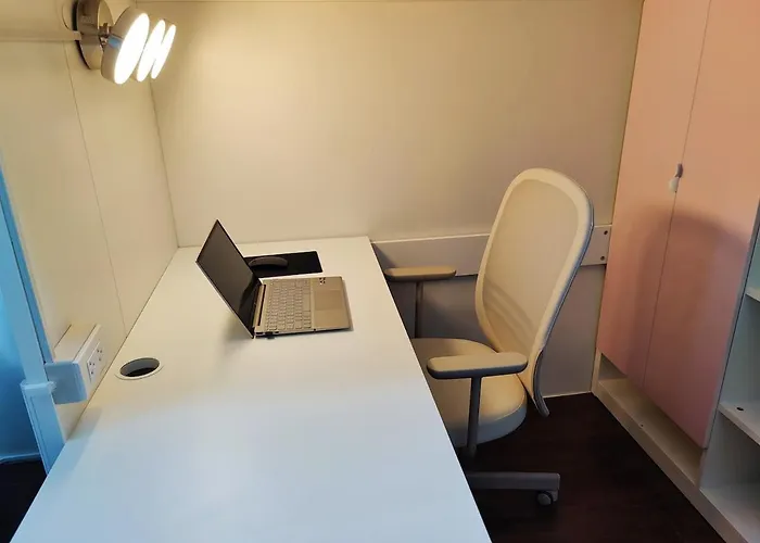 Stunning 2br In Air Residences Makati High Floor And Wfh With 300mbps Wifi Apartment