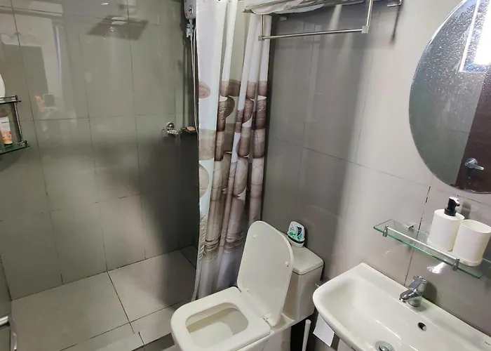 Stunning 2br In Air Residences Makati High Floor And Wfh With 300mbps Wifi Apartment Manila