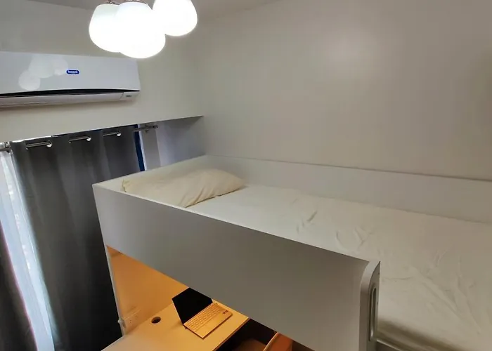 Stunning 2br In Air Residences Makati High Floor And Wfh With 300mbps Wifi Apartment *